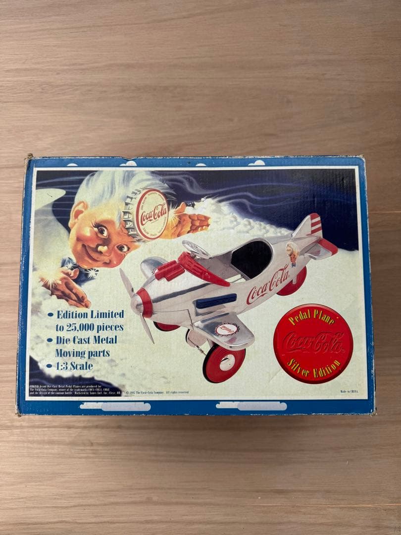 コカ・コーラ ペダルエアプレーン 飛行機　メタル製　限定生産モデル