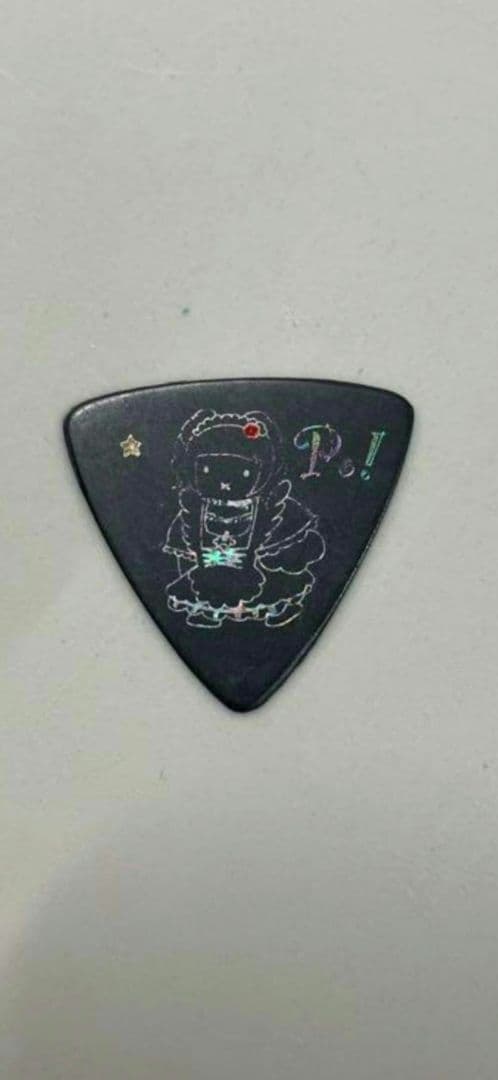 BAND-MAID 小鳩ミク ピック BAND-MAIDの小鳩ミクさんがご来社くださいました🕊 自身のシグ