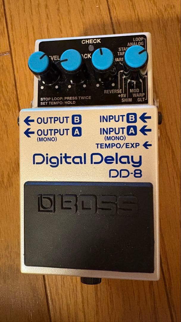 BOSS DD-8 ディレイ　中古良品エフェクター箱説明書つき