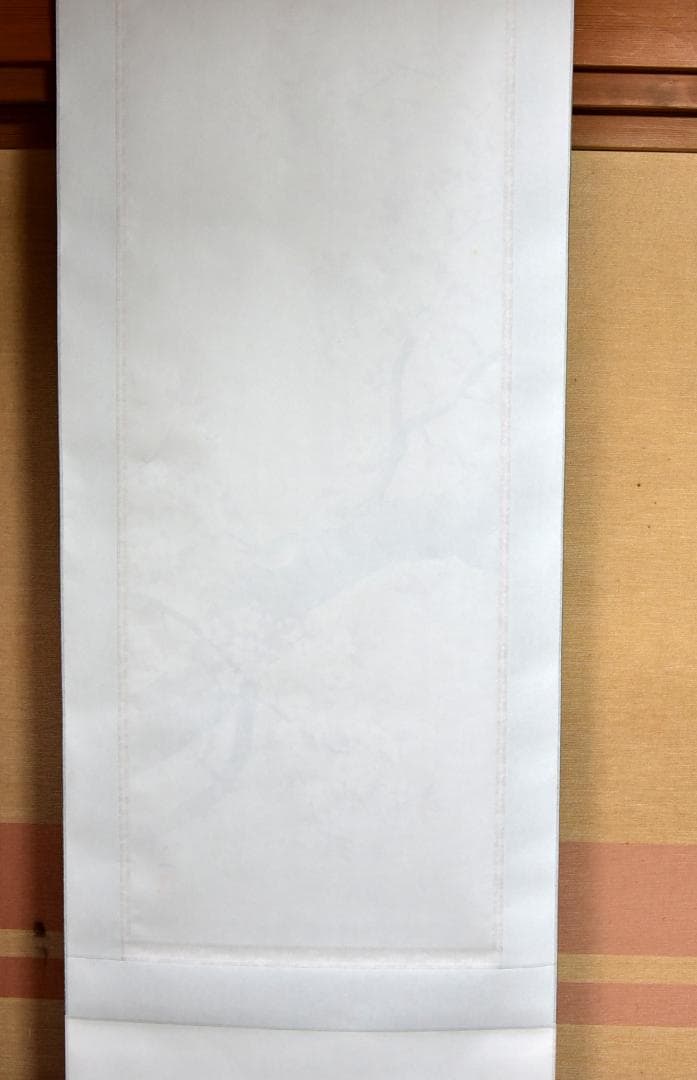 値下げ、NO1桜小禽掛軸花鳥 佐藤良一作、絹本肉筆 共箱 - メルカリ