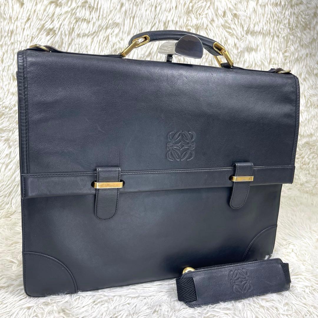 LOEWE ロエベ　ビジネスバッグ　アナグラム　ロゴ押し　レザー　2way LOEWE ロエベ アナグラム レザー ラウンド 2way ショルダーバッグ