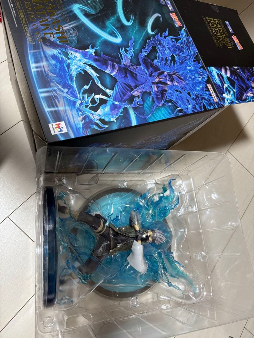 NARUTO カカシ LEDライト付きフィギュア