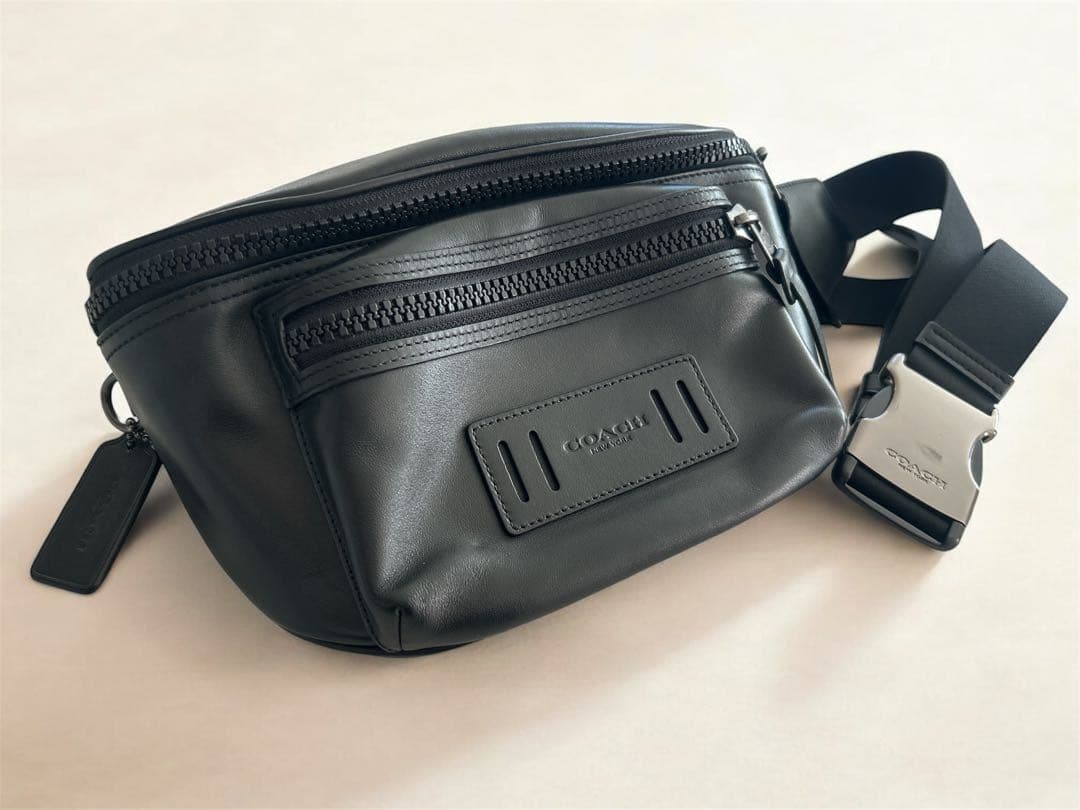 人気⭐︎COACH コーチ F75776 レザー ボディバッグ 黒 ロゴ型押し