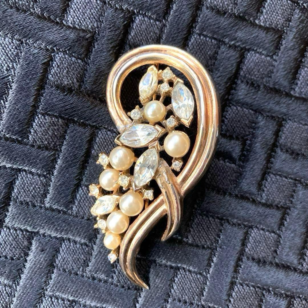 TRIFARI クラウン トリファリ ブローチPAT PEND刻印