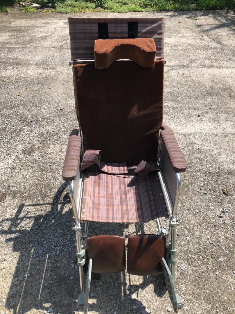 日進　車椅子　カスタムメイド　茶色　miki　ミキ　車椅子　数回使用　美品