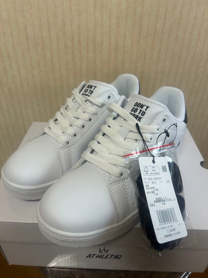 ATHLETIG スヌーピー ホワイトスニーカー