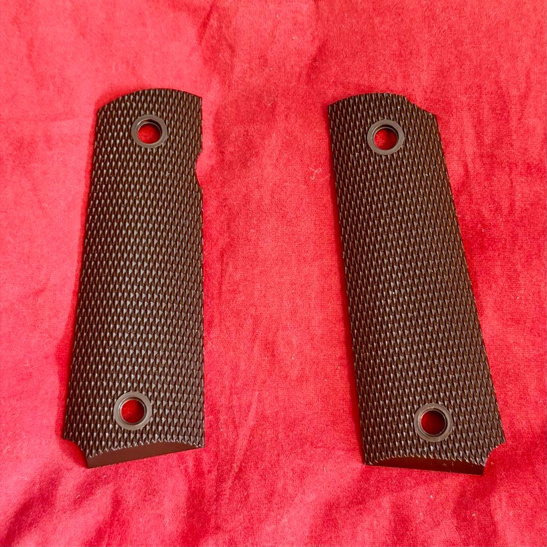 東京マルイ？ M1911A1コルトガバメント グリップパネル + ウェイト