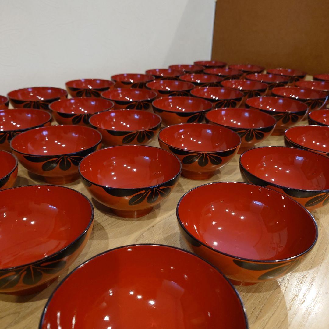 赤い漆器の椀（黒い花模様）40個セット 皿 黒漆塗り 松江市の花 椿文皿(5枚組) 島根県松江市/いしむら塗物工房