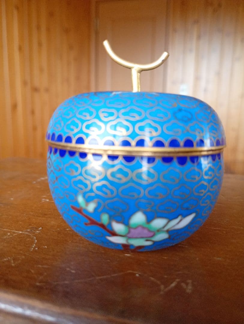 中国美術 清代 七宝 金彩 林檎形盒子 七宝焼 牡丹 小物入れ - メルカリ