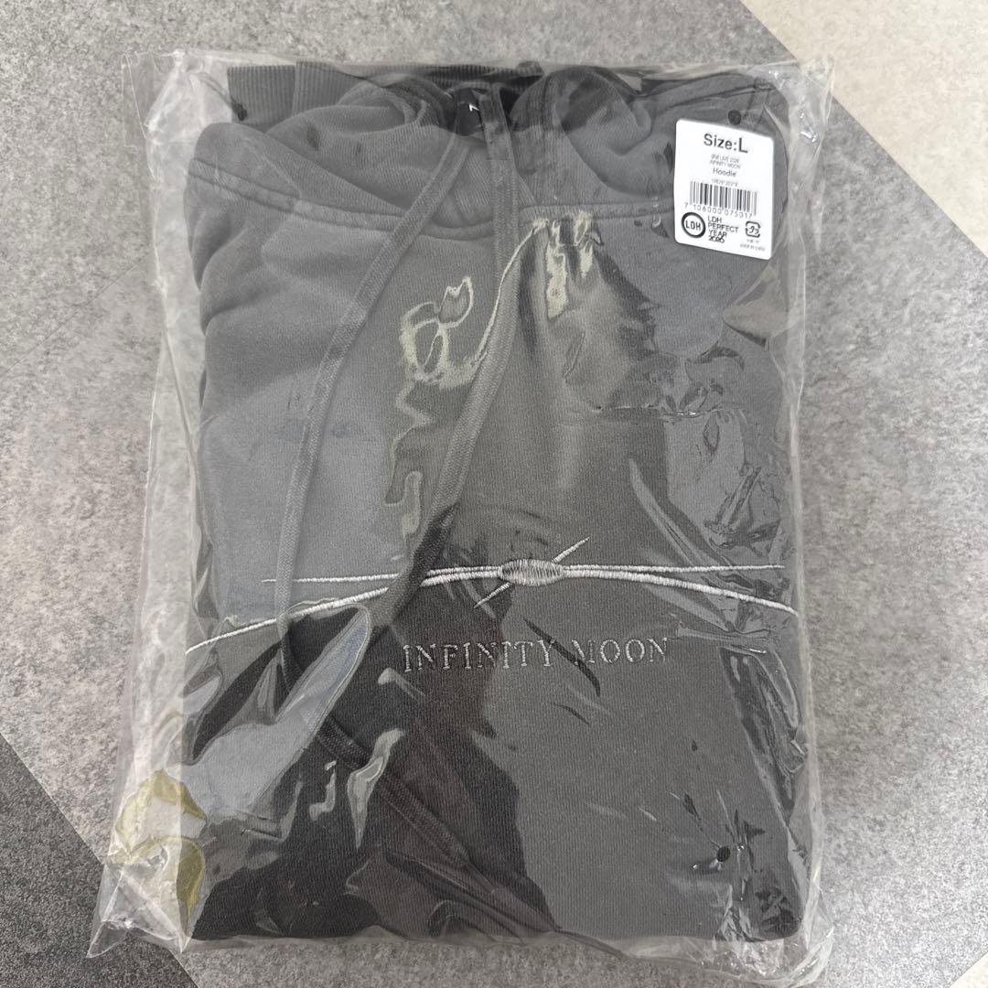 ØMI INFINITY MOON パーカー Lサイズ 登坂広臣 - メルカリ
