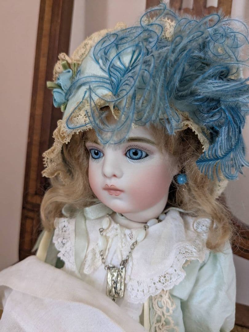 ブリュジュン　ビスクドール　リプロ　素晴らしいドレスとボネ