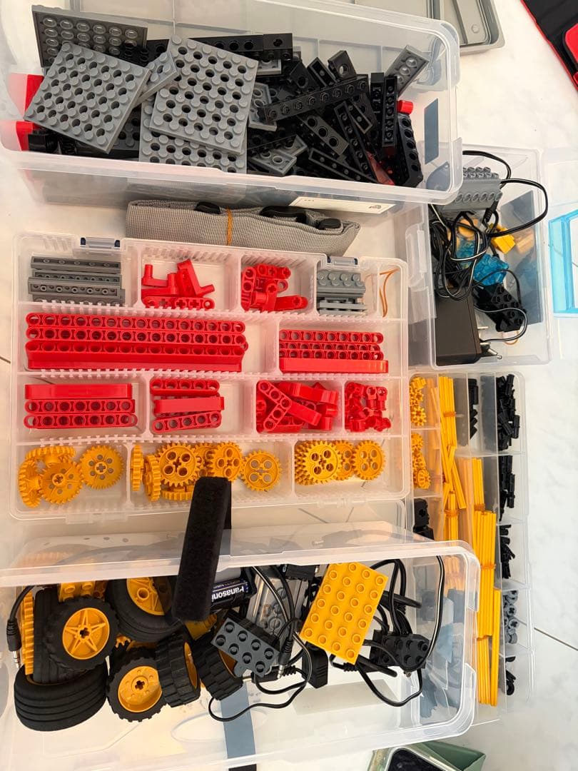 ヒューマンアカデミー ロボット教材、ブロックパーツ、タブレット