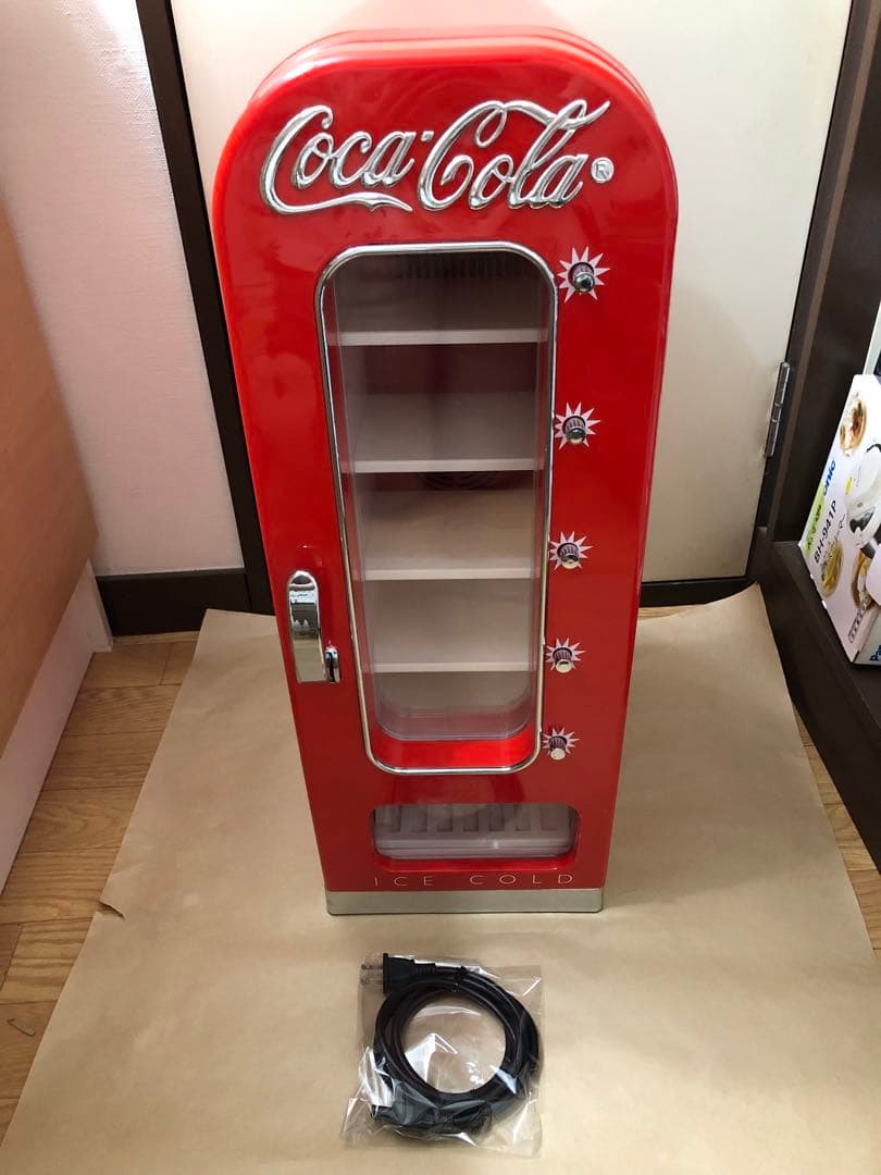 Coca-Cola コカコーラ レトロ調 自動販売機型冷蔵庫 CVF18-G - メルカリ