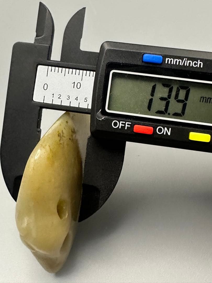 中国美術 ループタイ 和田玉 古砡 白砡 根付 天然素材 アンティーク