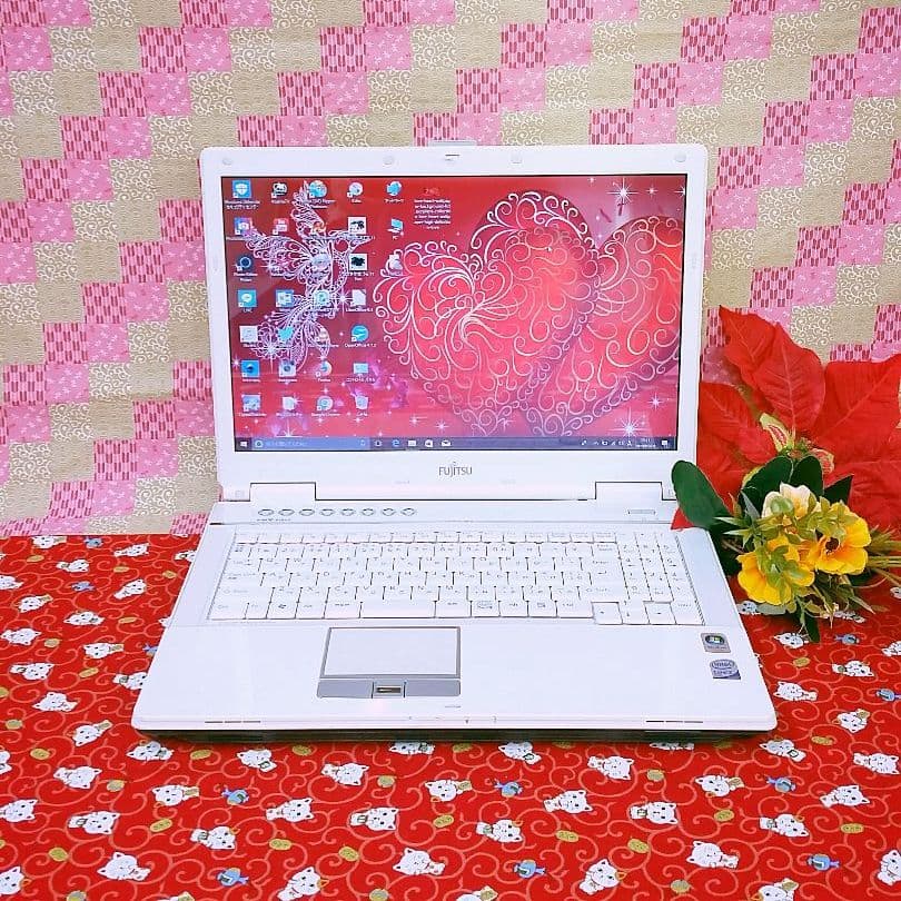 富士通/HDD大容量500GB！最新Win10搭載！ホワイト色/動画&画像編集