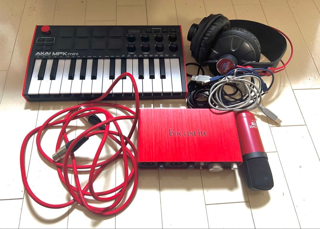 AKAI MPK mini & Focusrite セット(箱無し) AKAI Professionalの新たなMIDI鍵盤MPK mini Play MK3をご紹介いたします！