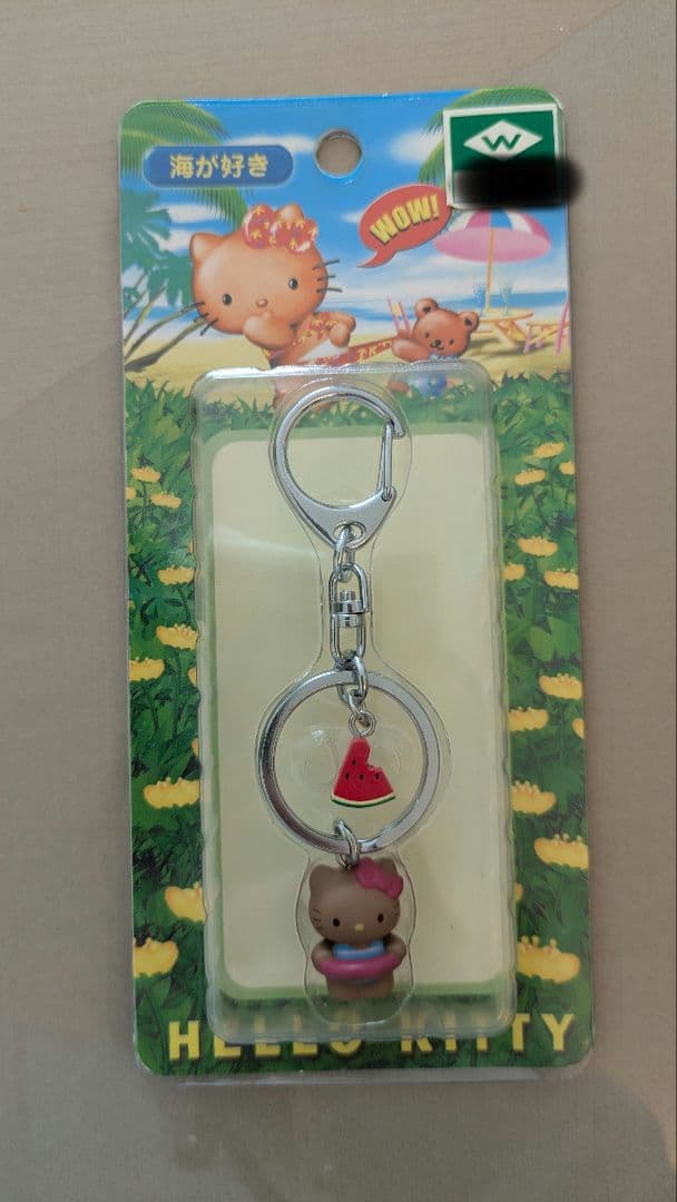 ハローキティ 日焼け　スイカ 平成　海が好きキーホルダー　未開封 再入荷】旅先で映える！日焼けハローキティの“ラバーキーホルダー”登場