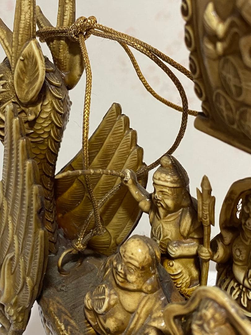 ♢セルロイド製 細密 龍に七福神宝船縁起物 置物飾り 富士山 鶴に亀