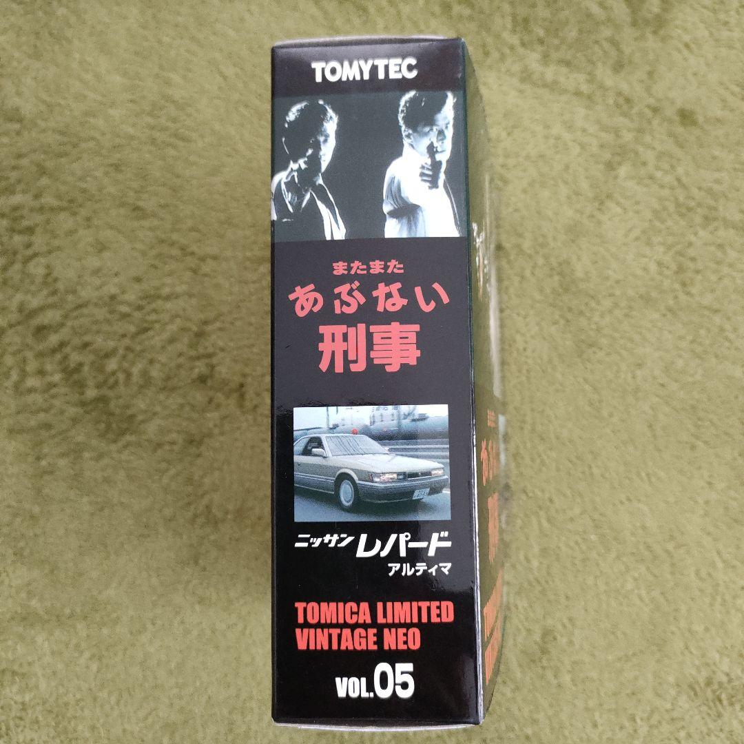 トミカ リミテッド またまたあぶない刑事 日産 レパード 金色