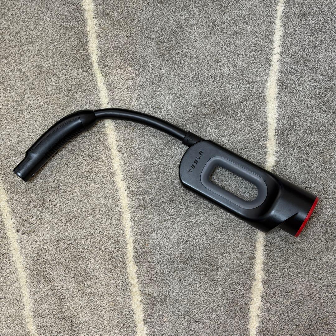 【美品】テスラ 国内チャデモアダプター (専用バッグ付き）