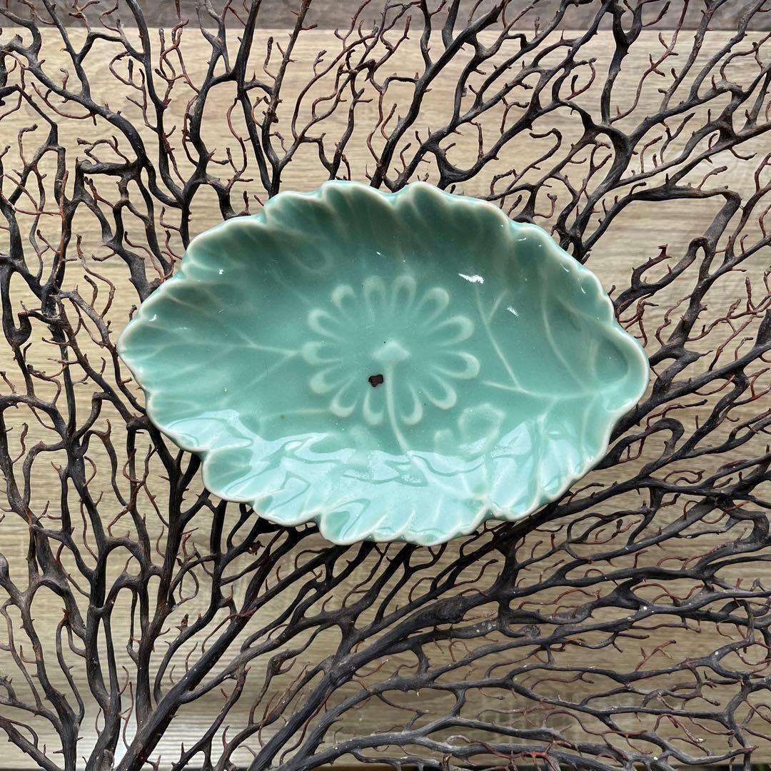 骨董　古伊万里　伊万里　菊花　変形皿　中皿　膾皿　１客限り 骨董 古伊万里 伊万里 菊花 変形皿 中皿 膾皿 1客限り - メルカリ