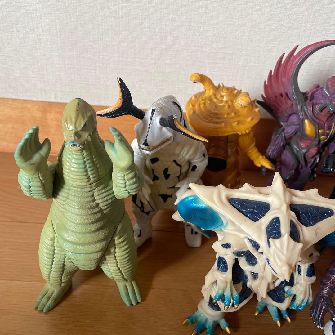 ウルトラマンシリーズ 怪獣 セット - メルカリ