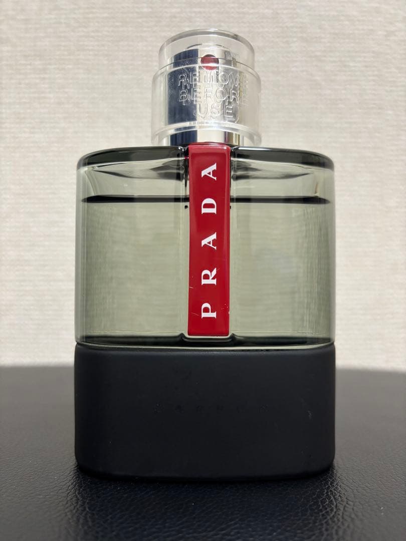 プラダ ルナロッサ カーボン オードトワレ 100ミリ