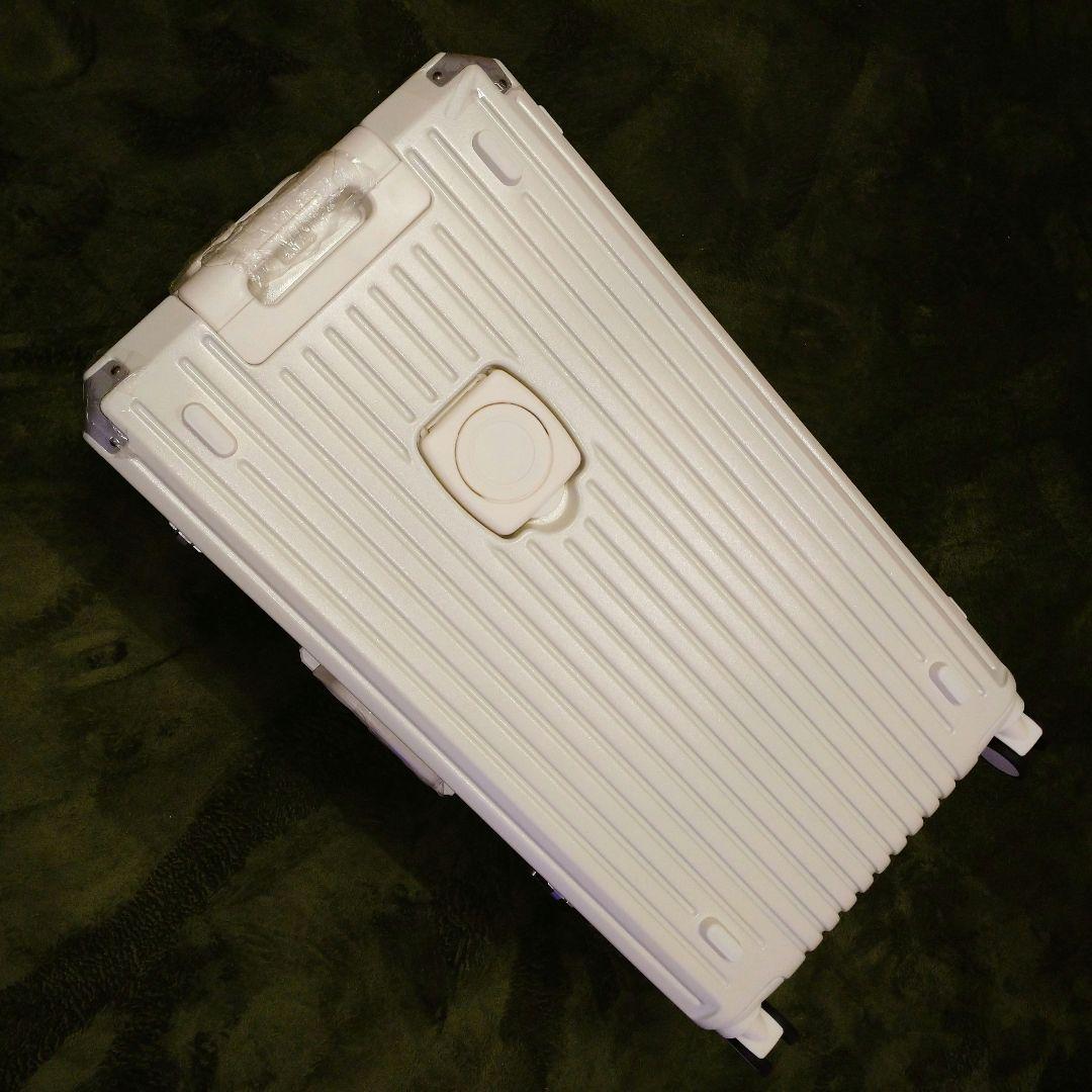 【タンスのゲン】大容量キャリーケース。スーツケース カップホルダー付 アルミ