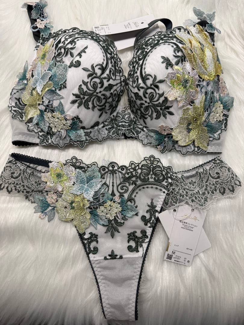 サルート　限定発売コレクション　19G F70ソング　M