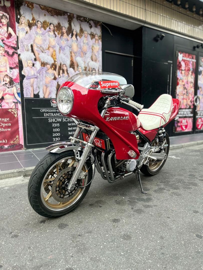 ゼファー400 ゼファー 猫背シート サムアップシート カスタムシート 鋲