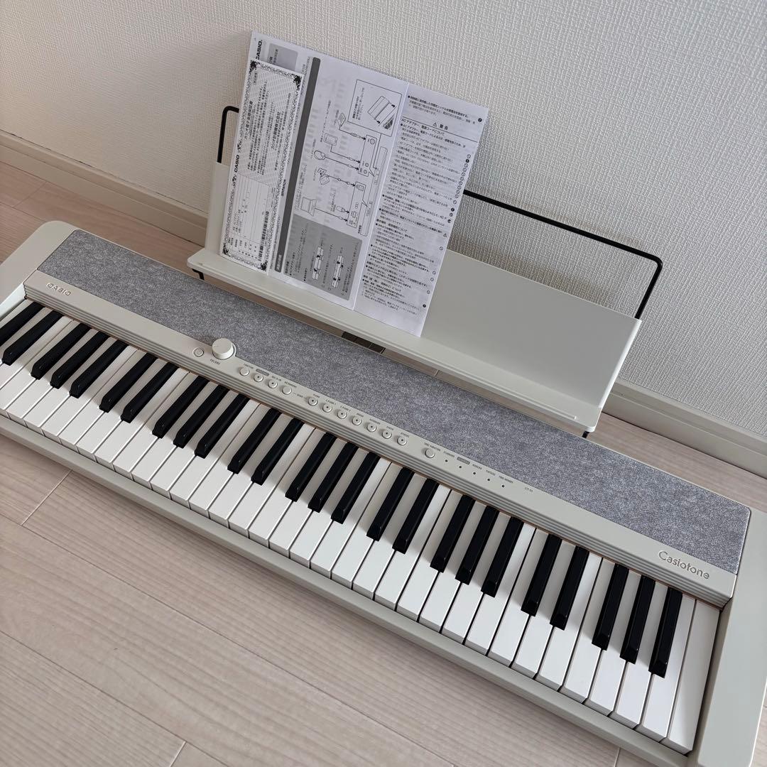 CASIO CT-S1 61鍵　電子ピアノ ホワイト　ハラミちゃん使用