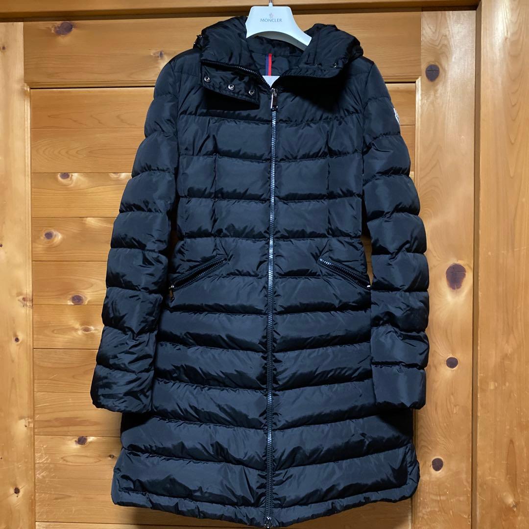 値下げ　MONCLER ブラック ダウンジャケット フード付き
