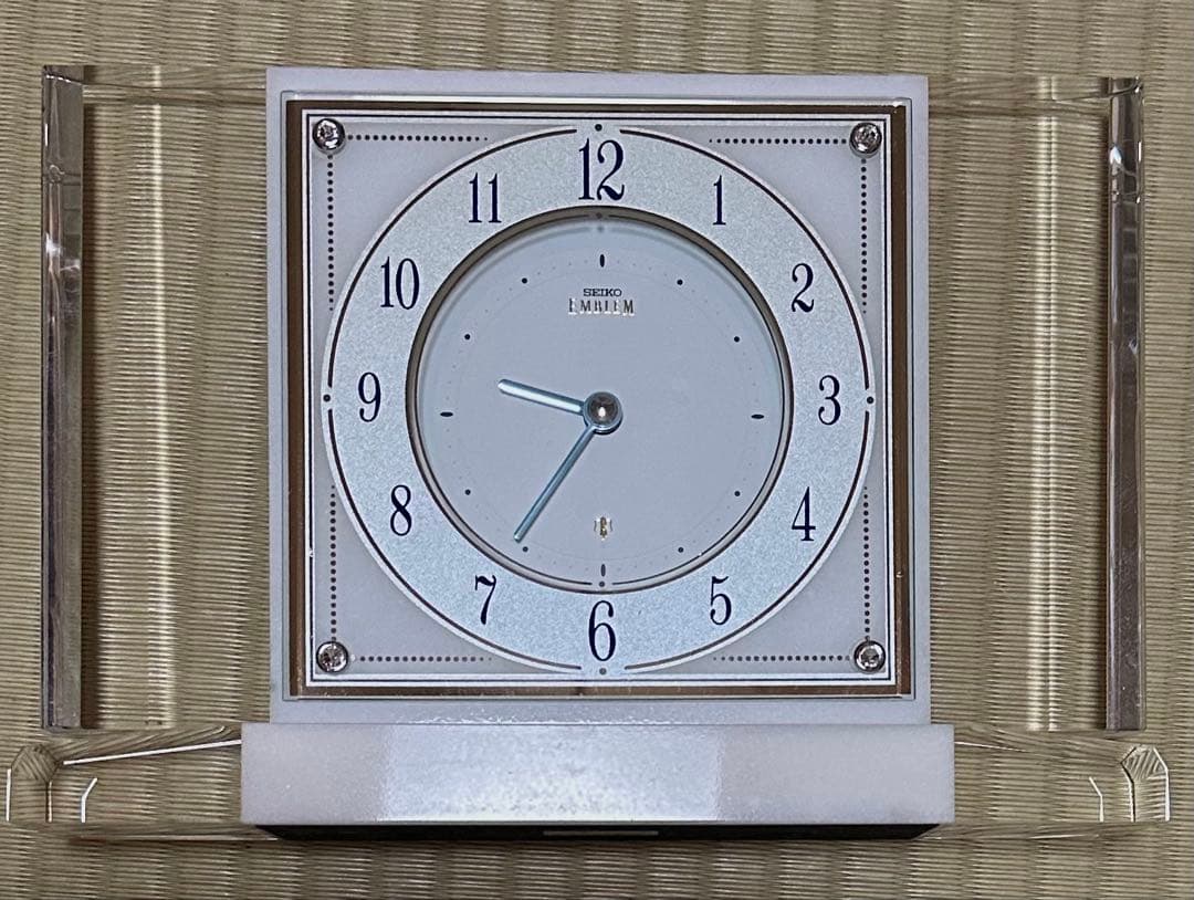 SEIKO エンブレム（emblem）シリーズのクリスタル置き時計