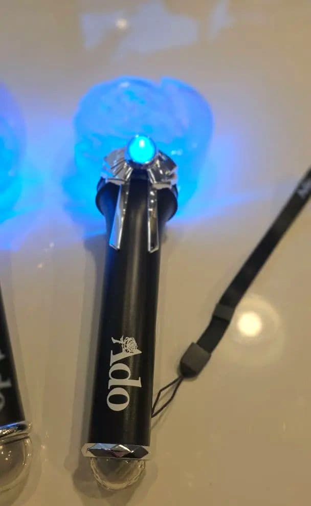 Ado / マーズ / モナリザの横顔 /ペンライト 2本セット - メルカリ