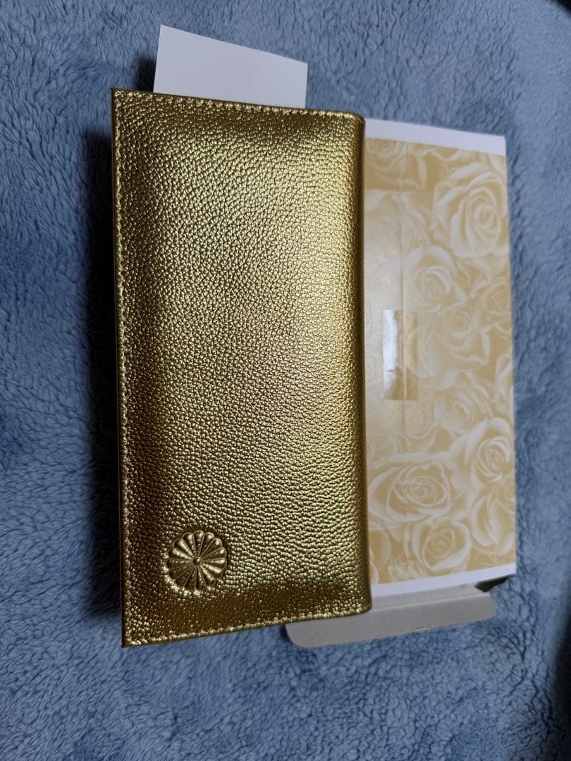 2025皇居ゴールド 長財布 箱付き 皇居財布2025】土曜朝8時で行列！東御苑限定ゴールド財布を買うコツと