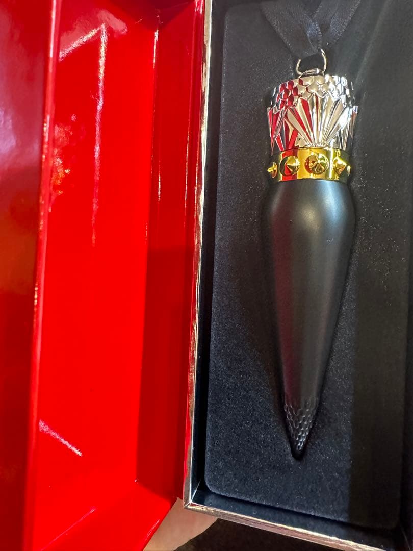 Christian Louboutinリップカラー ドラマドゥス 005m