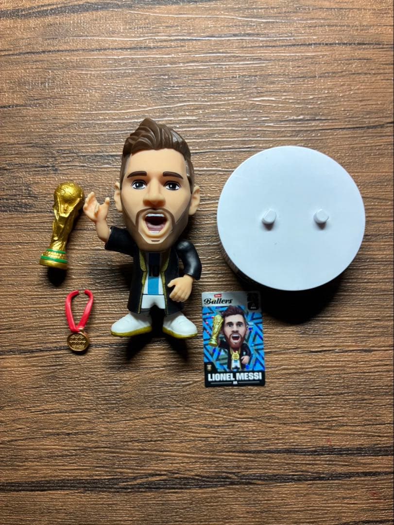 ZURU FIFA Ballers リオネル・メッシ フィギュア スーパーレア スーパーレア】リオネル・メッシ ZURU FIFA BALLERS 10番 - メルカリ