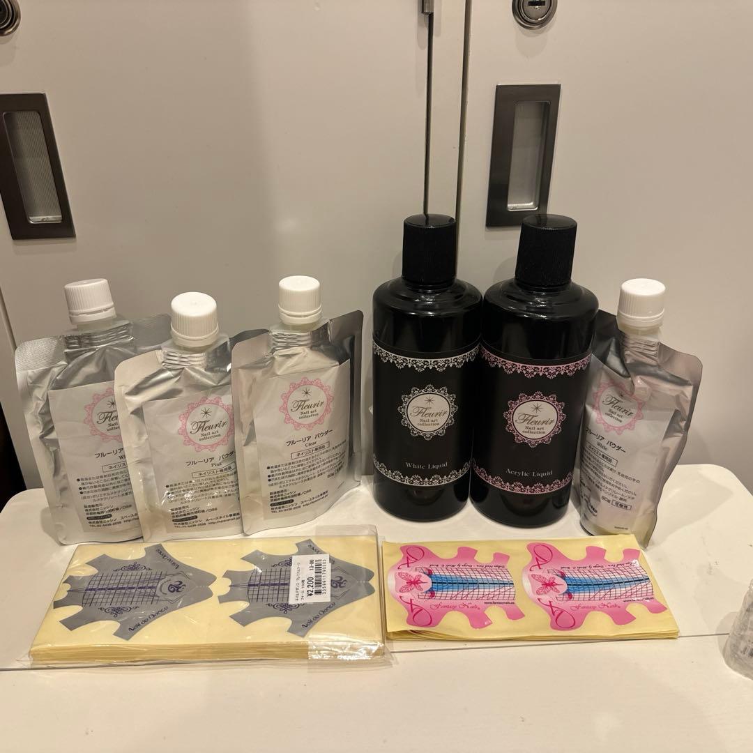 フルーリアリキッド&パウダーのセット