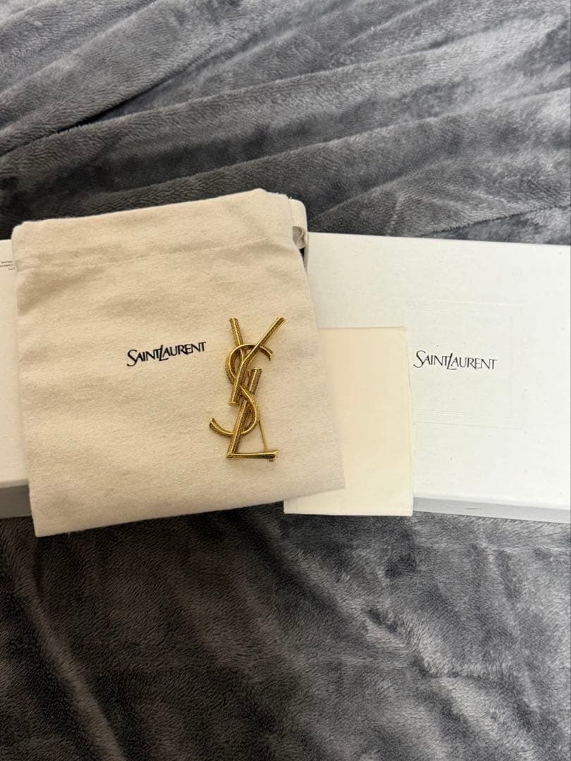 イヴサンローラン Yves Saint Laurent YSL ブローチ