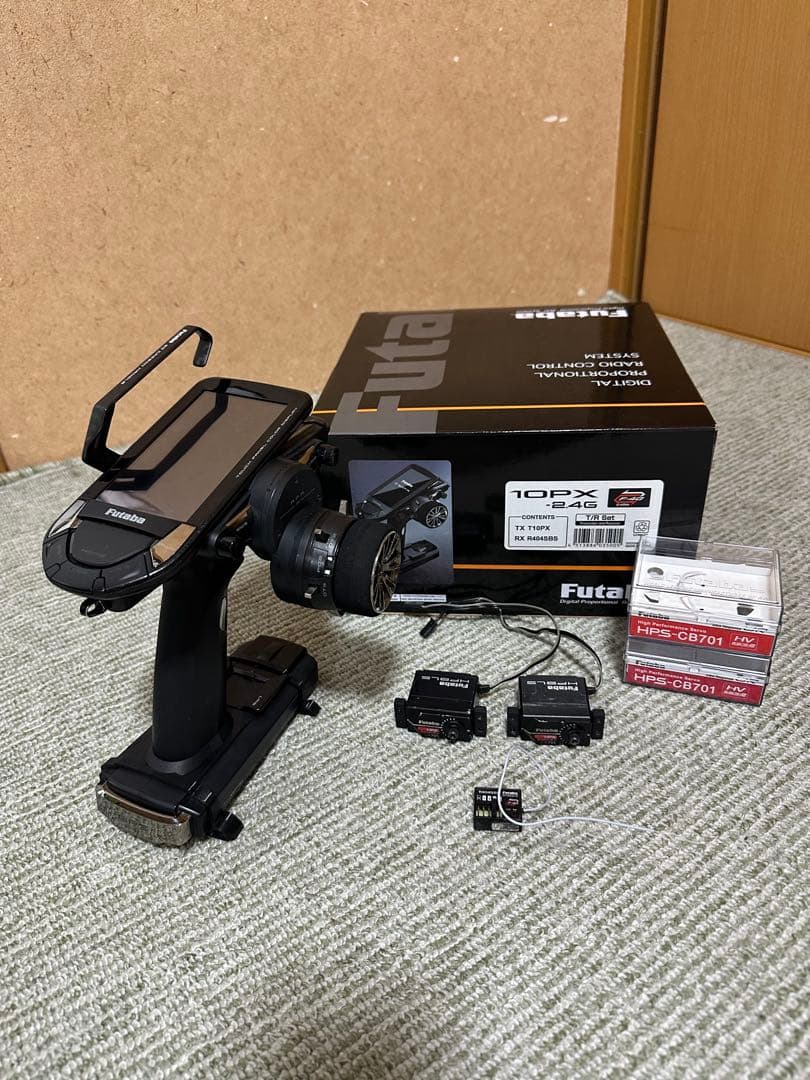 Futaba T10PX 送信機セット R404SBS ハイエンドサーボ付き