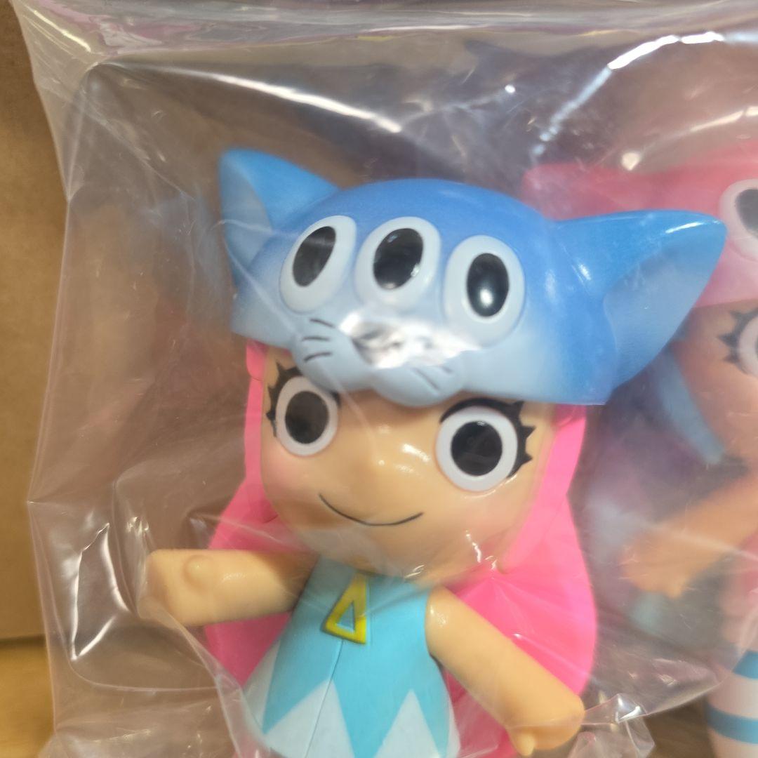 レッドシャーク×アートジャンキー ソフビシリーズ シャメロット - メルカリ