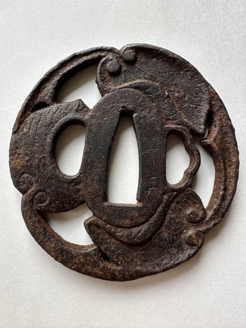 透かし鍔 古鍔 鉄地 鐔　鉄地つば 刀装具 古美術 時代物 葉の図 26A1