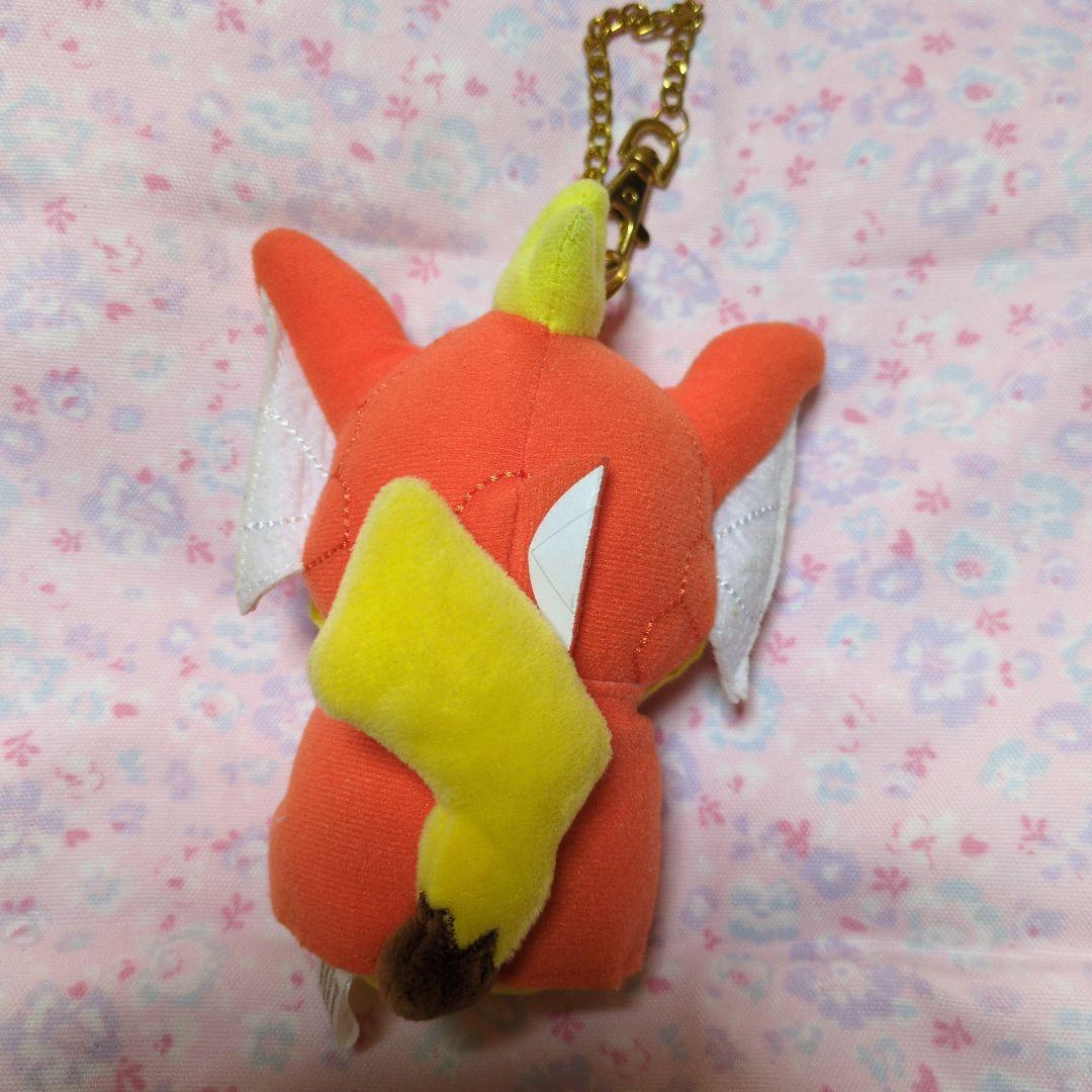 ポケモン ピカチュウ コイキングポンチョ マスコットキーホルダー