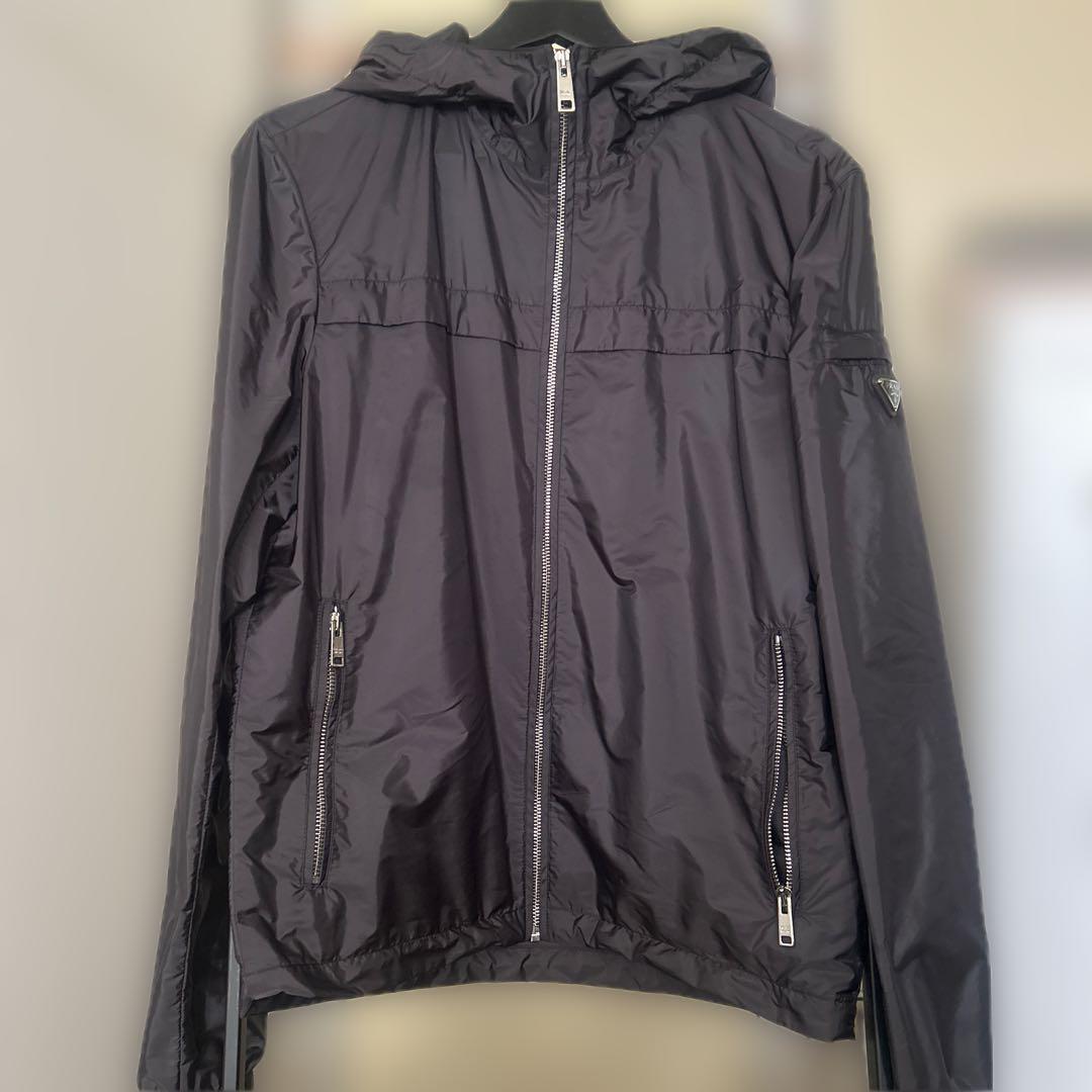 PRADA 三角ロゴ　ナイロン　パーカー　46 トライアングル