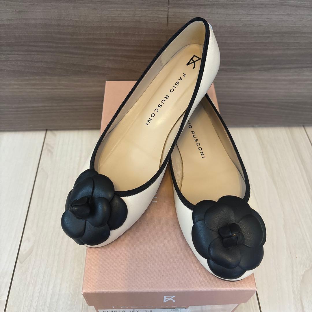 【FABIO RUSCONI】ラウンドトウカメリアバレエシューズ