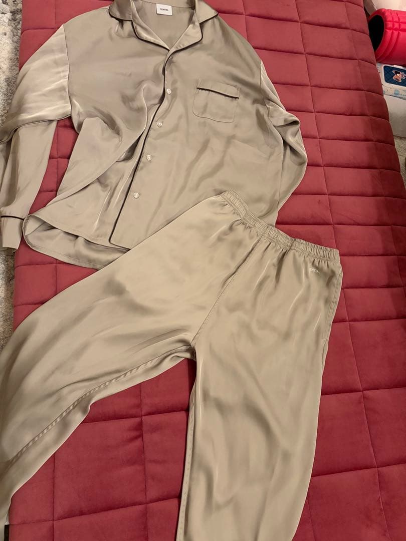 1度のみ着用　テンシャル　バクネ　サイズm ベージュ