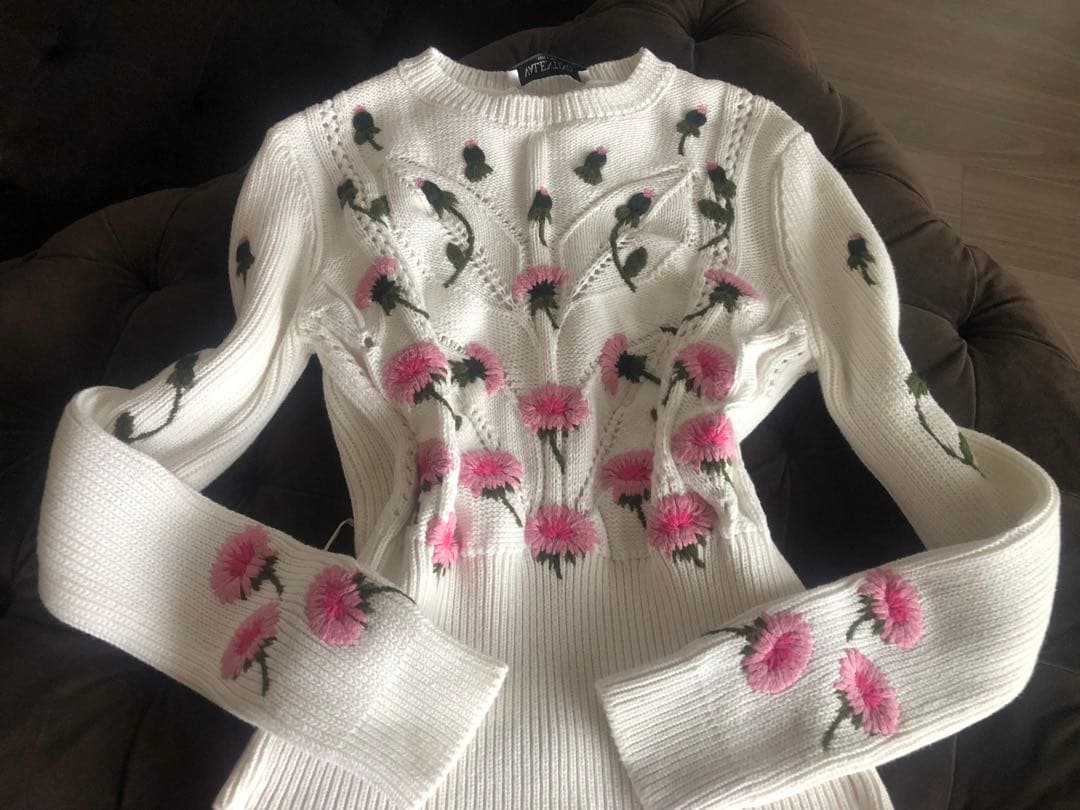 VALENTINO★ヴァレンティノ★エンブロイダーリーフローラル ニット★