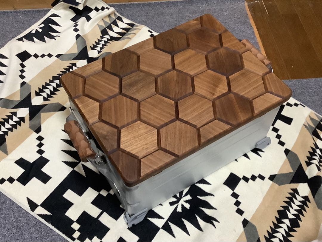 河乃屋様オーダー品　シェルコン25用天板　ヘキサゴン柄142ウォールナット