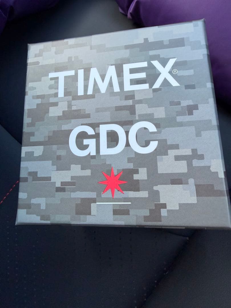 TIMEX GDC ブラック・迷彩 アーバンミリタリーな装いを腕に。GDCから、TIMEX とのチームアップ