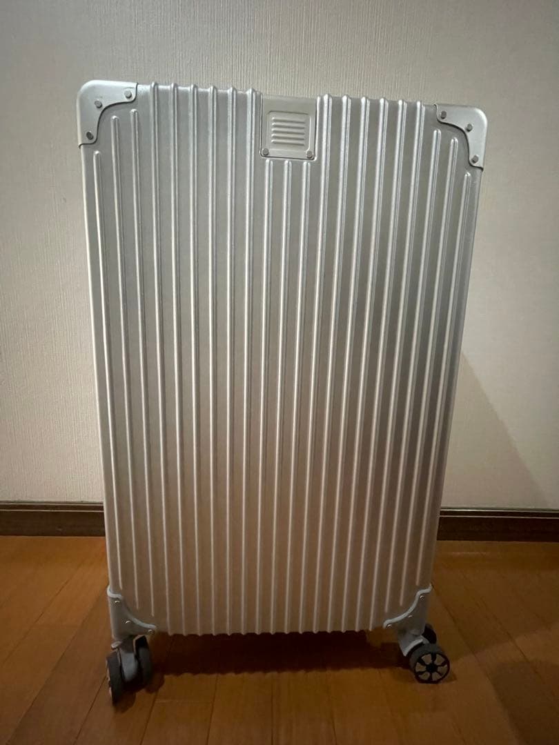 TSAロック付きLサイズ(78l)シルバーキャリーカート、ステッカー100枚付き